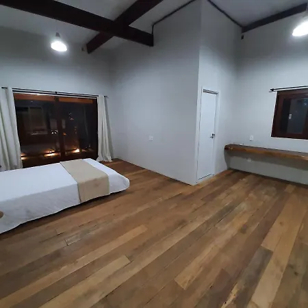 Casa Ampla Com Piscina E Hidromassagem-2